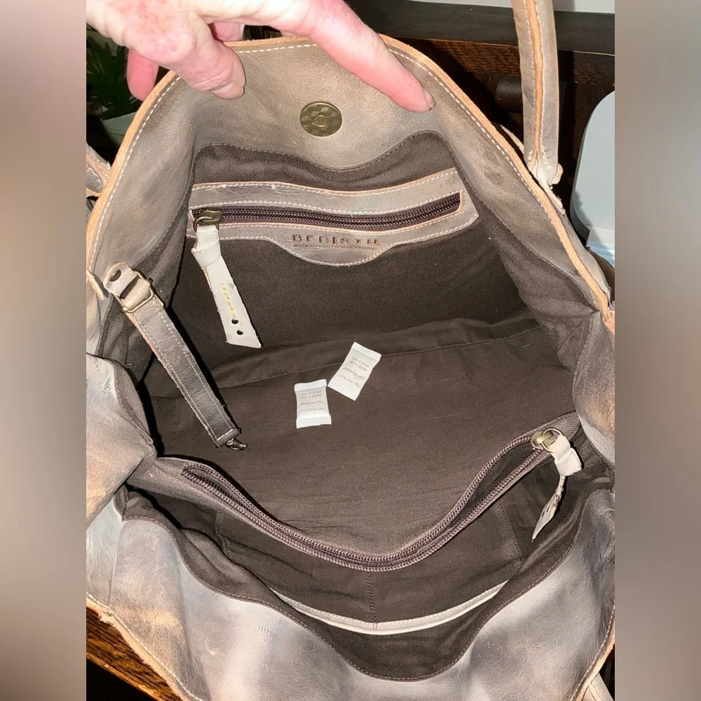 NWOT Bed Stu Leather Rockaway Shoulder Bag Crossbody Tote Taupe Driftwood $345 - Picture 10 of 13